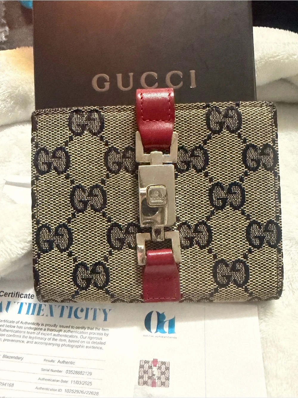 Gucci Beige GG Canvas Wallet with Red Interior - Picture 1 of 10